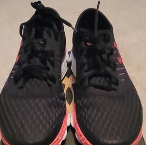 Women's 9 Black and Pink Under Armour Speed Form Intake